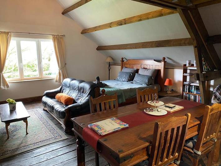 Location de vacances pour 2 personnes, avec vue et jardin à Saint-Cyr-du-Bailleul