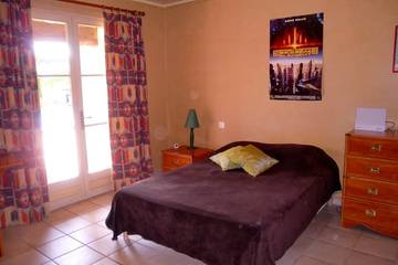 Villa pour 8 Personnes dans Arles, Parc naturel régional de Camargue, Photo 2