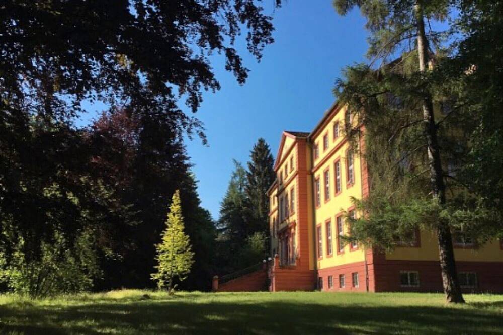 Ganze Wohnung, Einzelzimmer Comfort mit Landblick und Wlan in Schlitz, Rhön-Hessen
