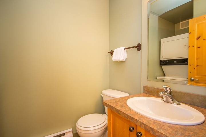 Vacation rental for 14 people, with terrace and hot tub, with pets in Big White