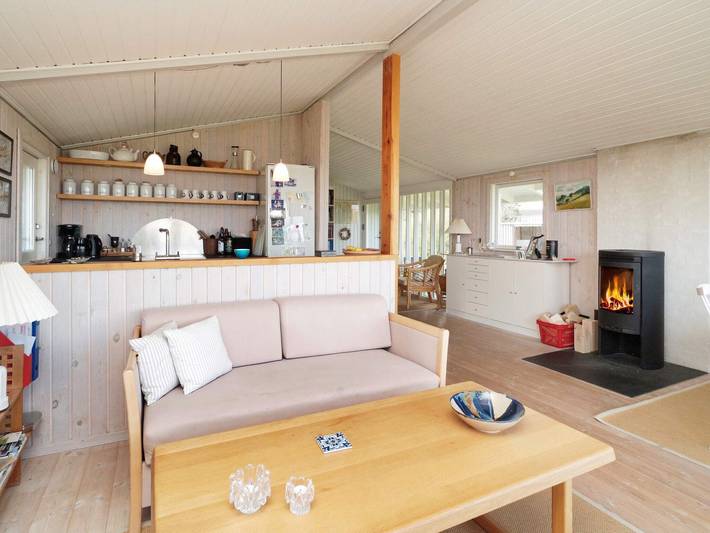 Ferieudlejning for 6 personer, med Terrasse og Have i Roskilde Fjord