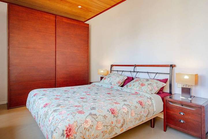 Casa Conquista: Where Catalan Charm Meets the Heart of the City in Platja de l'Estació (Badalona), Badalona