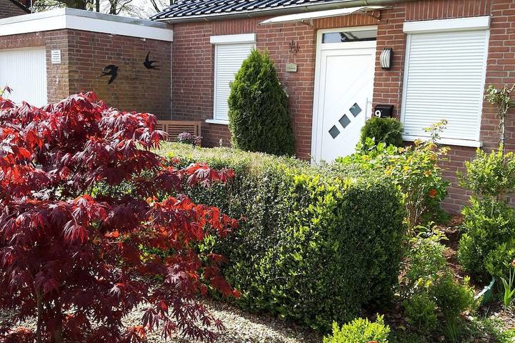 Ferienhaus für 4 Personen, mit Garten in Berumbur