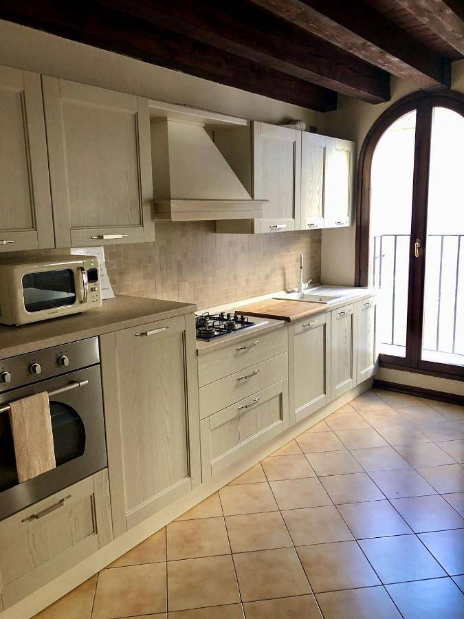 Apartamento inteiro, Three-Bedroom Apartment in Treviso, Treviso (província)