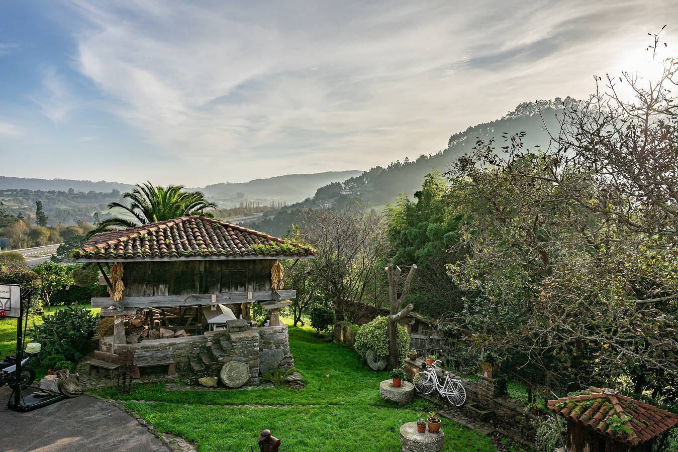 Landhaus 'La Casina Del Fresnu' mit Gemeinschaftsgarten, Balkon und Wlan in Villaviciosa, Costa Verde (Spanien)