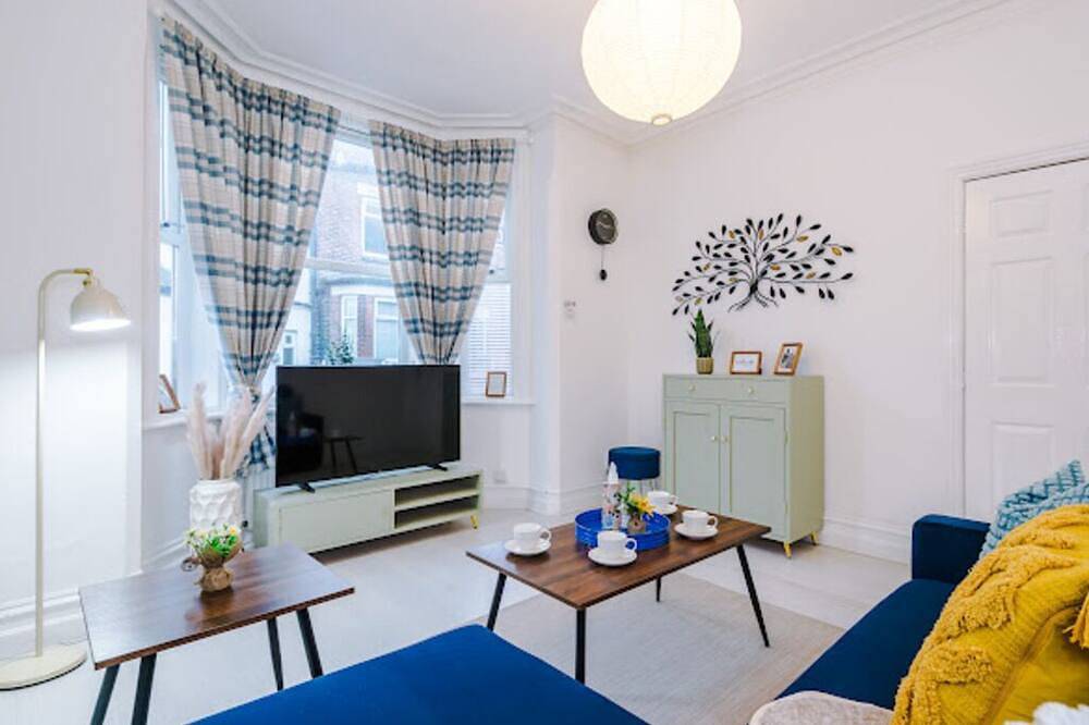 Sleep 7, Pool Table/Ttennis, Free Parking, 3Br in Greater Manchester