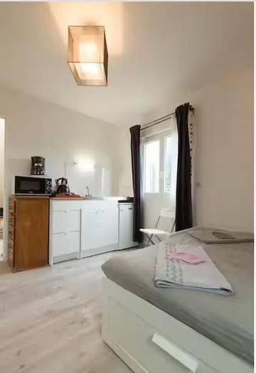 Gîte pour 2 personnes, avec vue et jardin, animaux acceptés à Plouédern