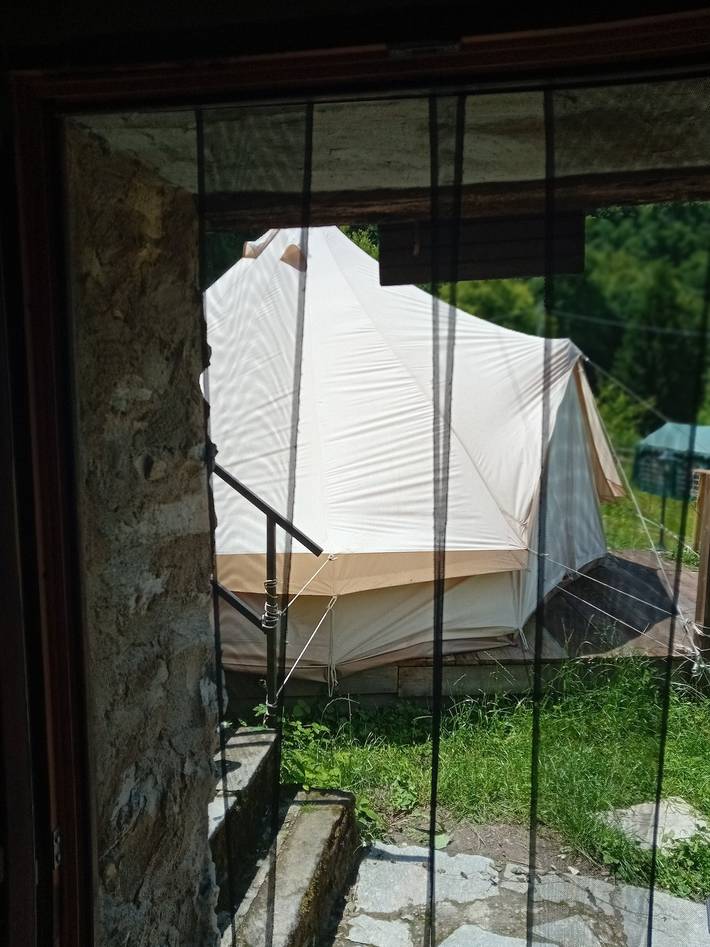 Glamping C Selva Tenda Ciliegio com Bbq e piscina partilhada in Bene Lario, Como (província)
