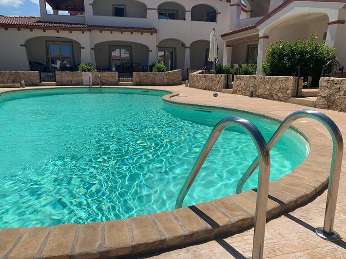 Entire apartment, Turquoise&Wood Stylish House – Modern Apartment with Pool View in Limpiddu in Limpiddu, Budoni