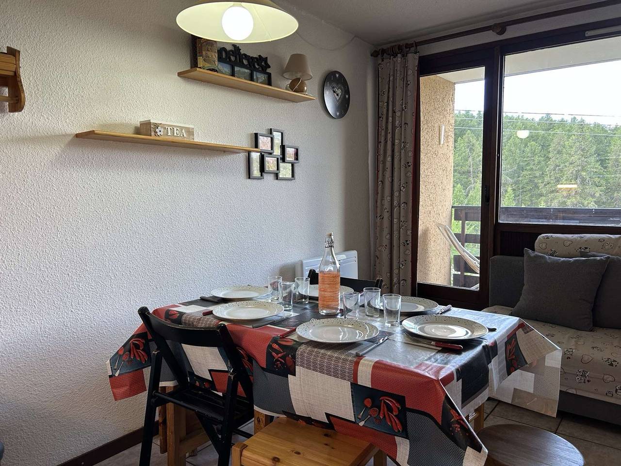 Appartement entier, Appartement Montgenèvre 6 pers, skis aux pieds, animaux acceptés, parking in Montgenèvre, Région de Briançon