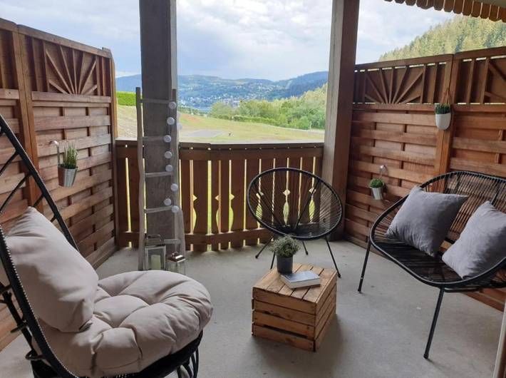 Gîte pour 6 personnes, avec terrasse ainsi que vue et vue sur le lac dans Lac de Gérardmer