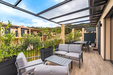 Gîte pour 4 personnes, avec jardin ainsi que terrasse et piscine à Bonifacio
