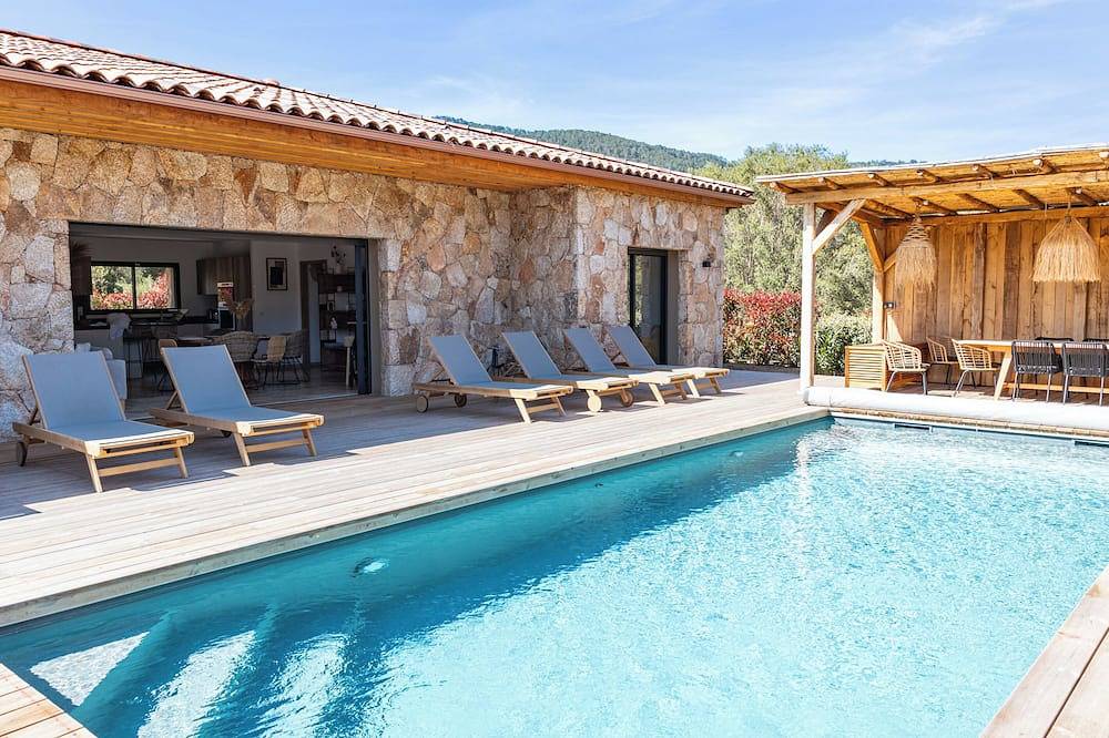 Casa vacanza a Lecci a partire da 296€ a notte