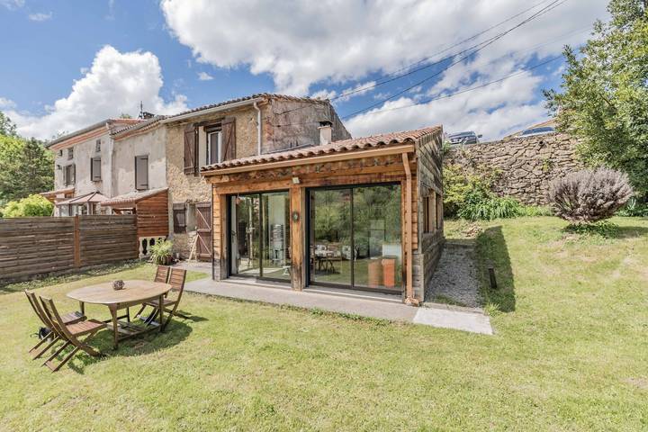 Location de vacances pour 5 personnes, avec Jardin à Villeneuve-d'Olmes