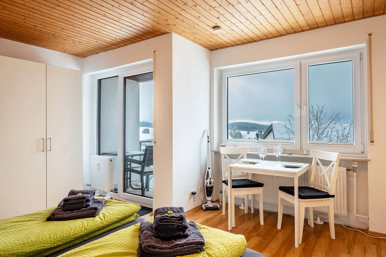 Ganzes Studio, Einzimmerapartment 'Schwarzwaldblick F App 6 mit Pool' mit Wi-Fi in Schönwald im Schwarzwald, Südschwarzwald