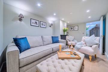 Vacation Rental for 6 Guests in Guildford, Surrey Hills, Picture 2