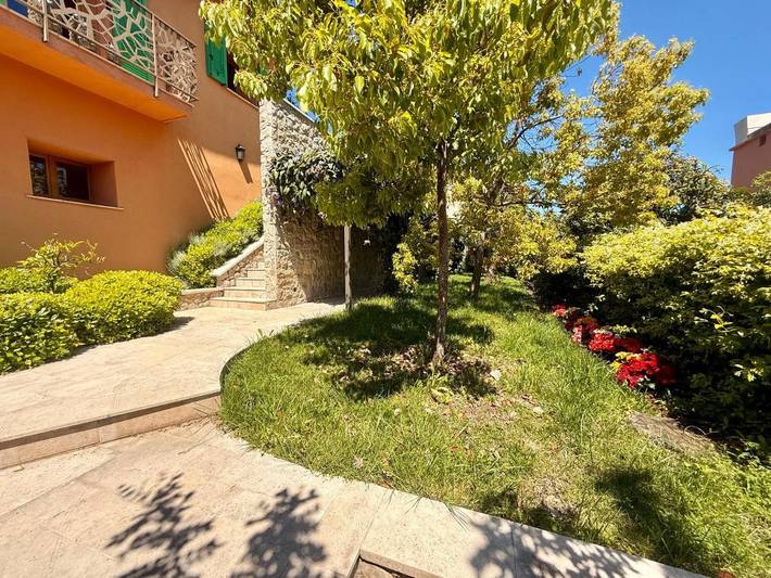 Villa pour 7 personnes, avec terrasse et piscine ainsi que vue et jardin, animaux acceptés à Beausoleil - 2