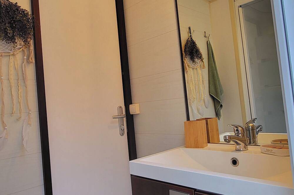 Mobile Home Lei Suves in Roquebrune-sur-Argens, Côte méditerranéenne (France)