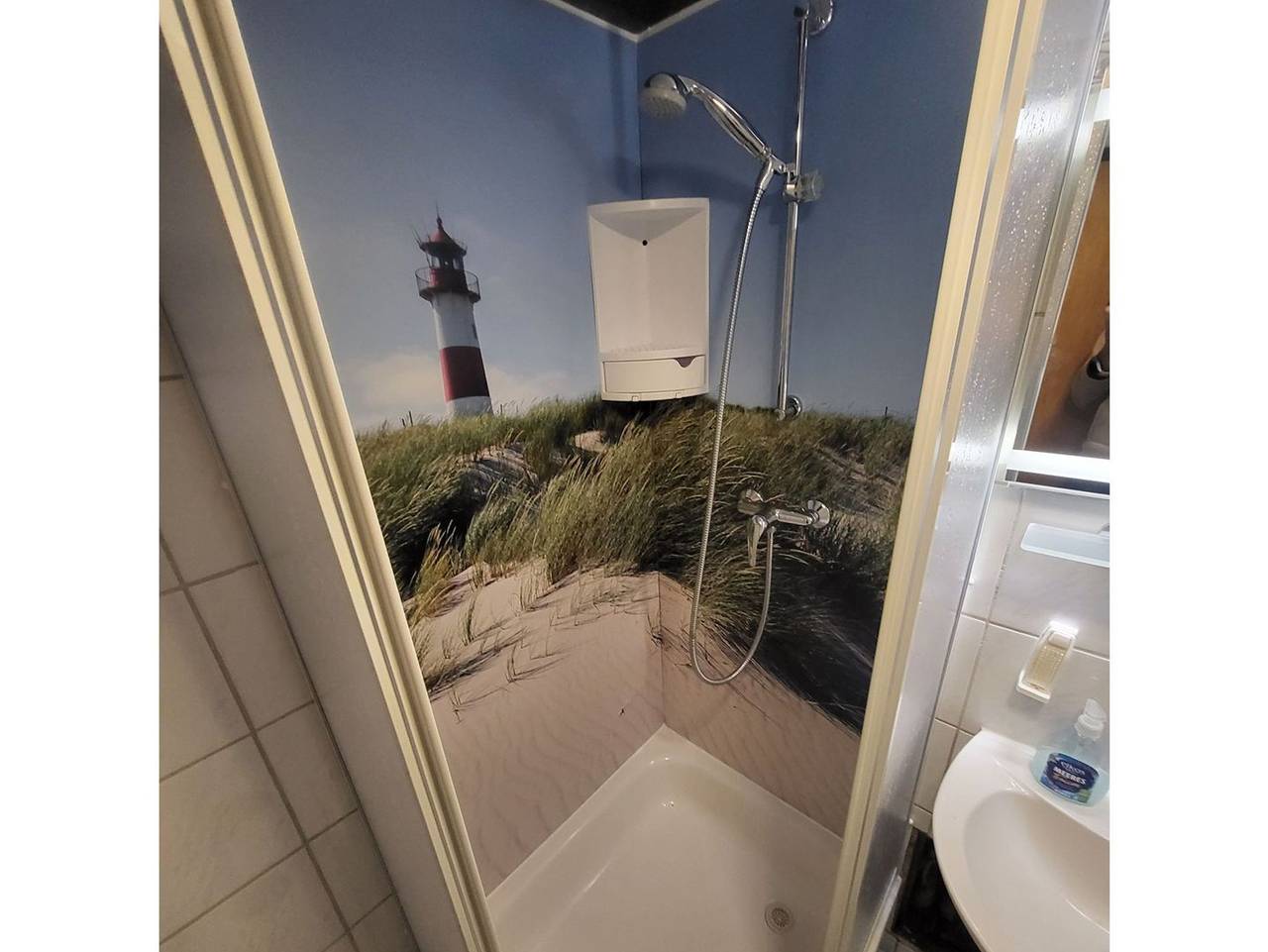 Nurdachhaus Piraten Lounge - Nurdachhaus in Randlage mit Weitblick im Ferienpark Fedderwardersiel. in Fedderwardersiel, Butjadingen