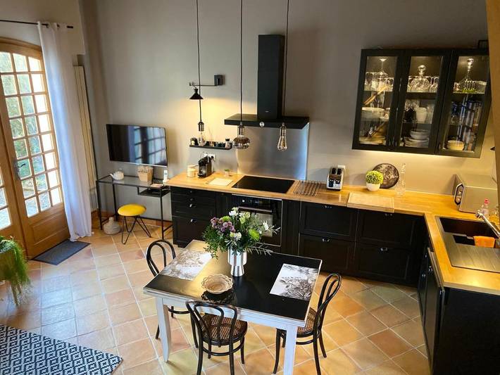 Location de vacances pour 2 personnes, avec jardin ainsi que vue et piscine à Mauvezin - 4