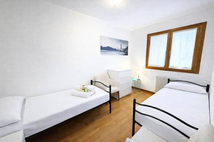 Ganze Wohnung, Comfortable Apartment, Near Cro and the U.S. Base in Aviano, Pordenone Provinz