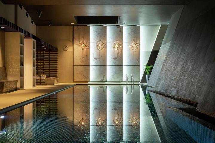 Hôtel pour 2 personnes, avec jacuzzi ainsi que sauna et piscine, animaux acceptés