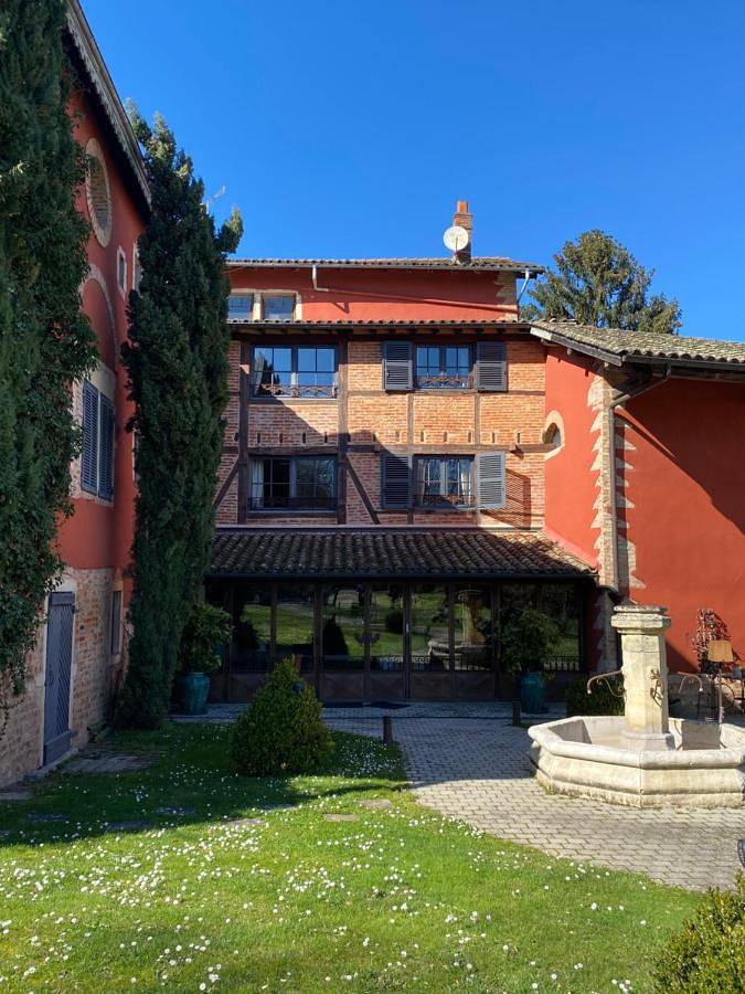 Hôtel pour 3 personnes, avec piscine ainsi que terrasse et jardin, animaux acceptés à Châtillon-sur-Chalaronne - 3