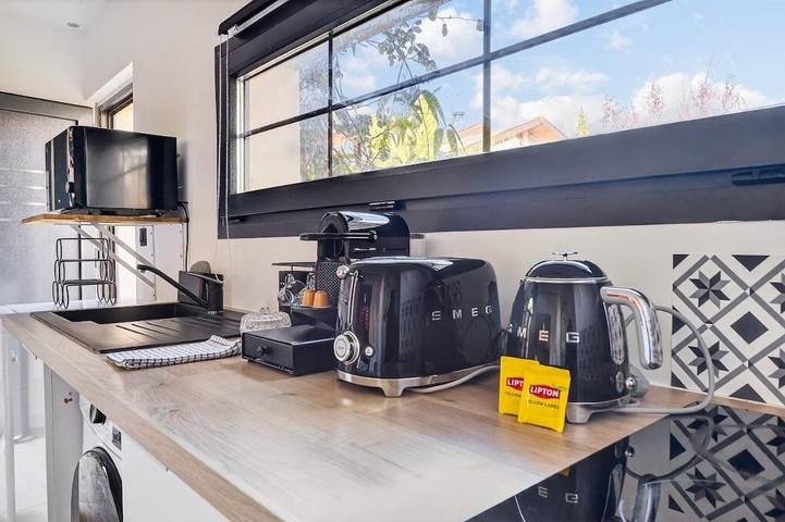 Location de vacances pour 2 personnes, avec terrasse et jacuzzi, animaux acceptés à Dardilly - 2