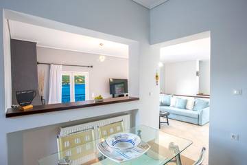 Vacation Rental for 8 Guests in Greece, Picture 3