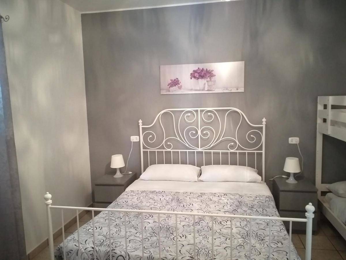 Double Room with Private Bathroom in Giulianova, Giulianova (Commune)