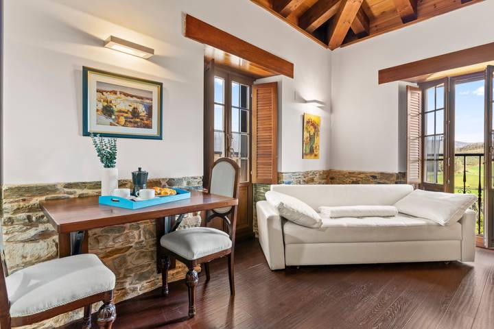 Apartamento entero, Apartamento 'Mr De Alborada Del Eo' con vistas a la montaña, Wi-Fi y aire acondicionado. in Vegadeo, Costa Verde