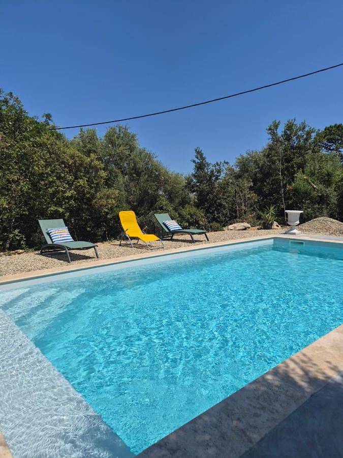 Villa pour 4 personnes, avec Terrasse et Jardin ainsi que Piscine et Vue à Bastia