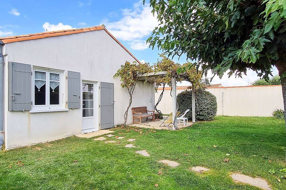 Charming seaside house with garden - parking in La Couarde-sur-Mer, Ile de Re