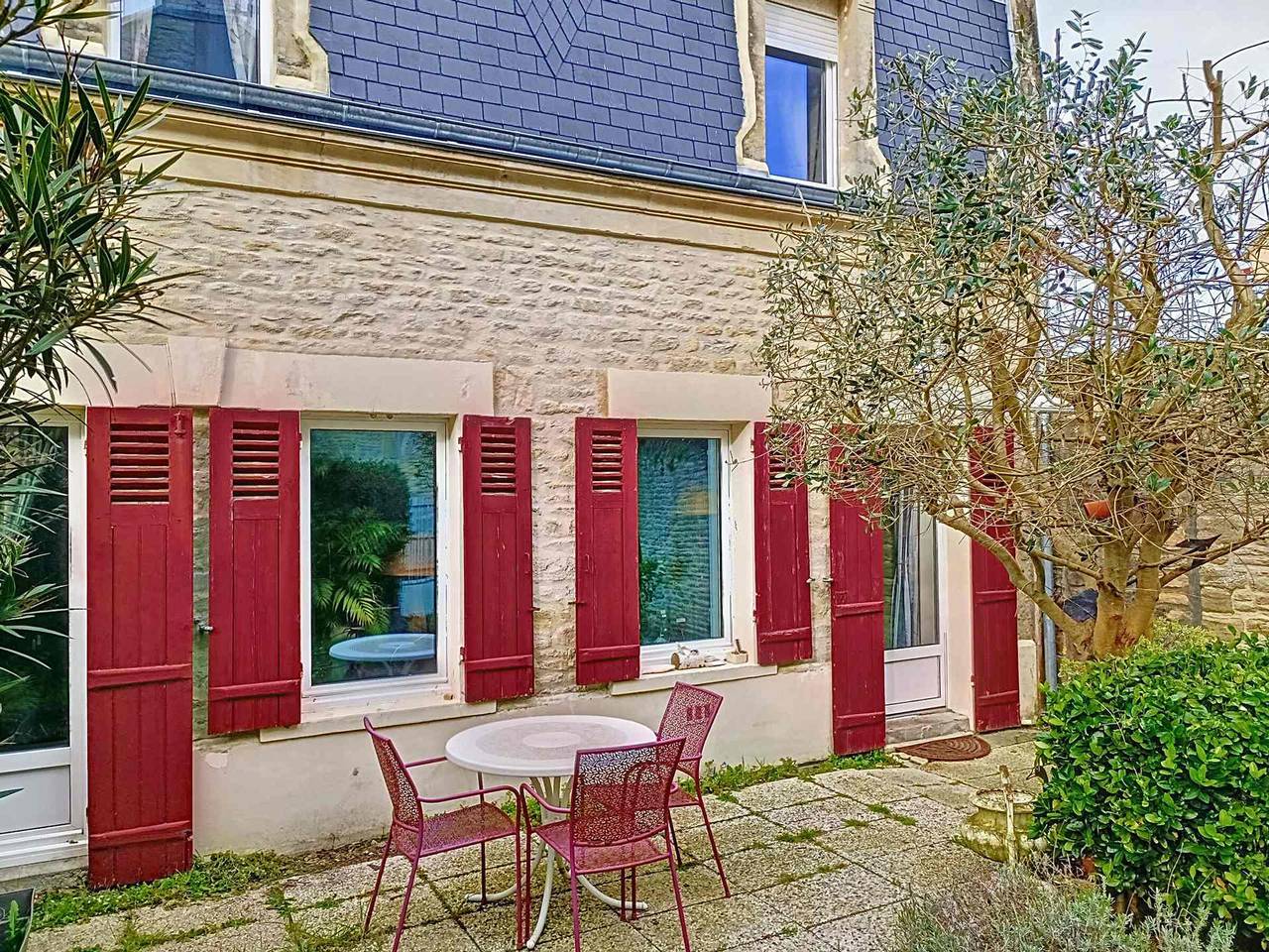 Charming stone villa 600m from the beach in Langrune-sur-Mer, Caen region