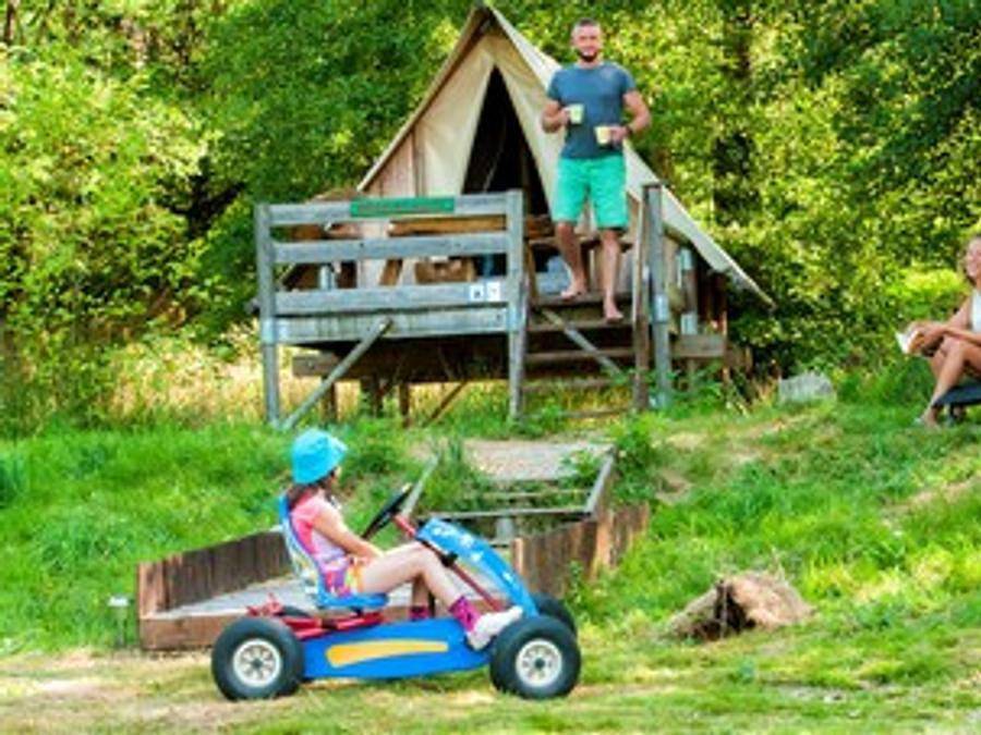 Camping la Fougeraie - Tente 2 personnes - Robinson seul au monde in Saint-Léger-de-Fougeret, Parc naturel régional du Morvan