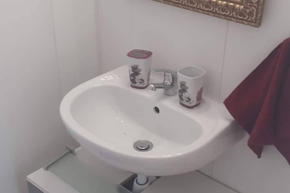 T2 room apartment, 200 m from the sea and 10 minutes from Bastia airport in Lucciana (Corsica), Bastia e dintorni