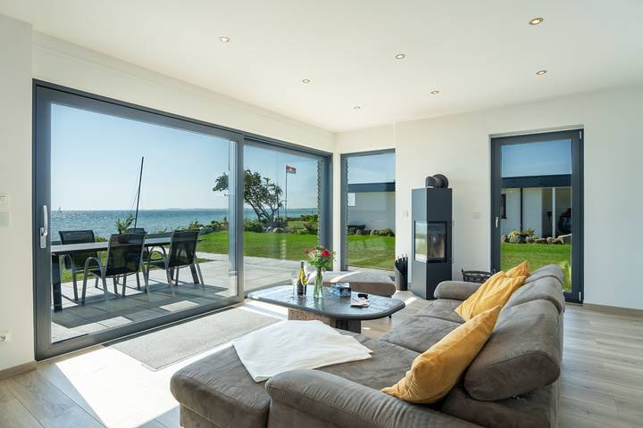 Ferienhaus für 4 Personen, mit Meerblick und Terrasse sowie Whirlpool und Garten in Schleswig-Holstein