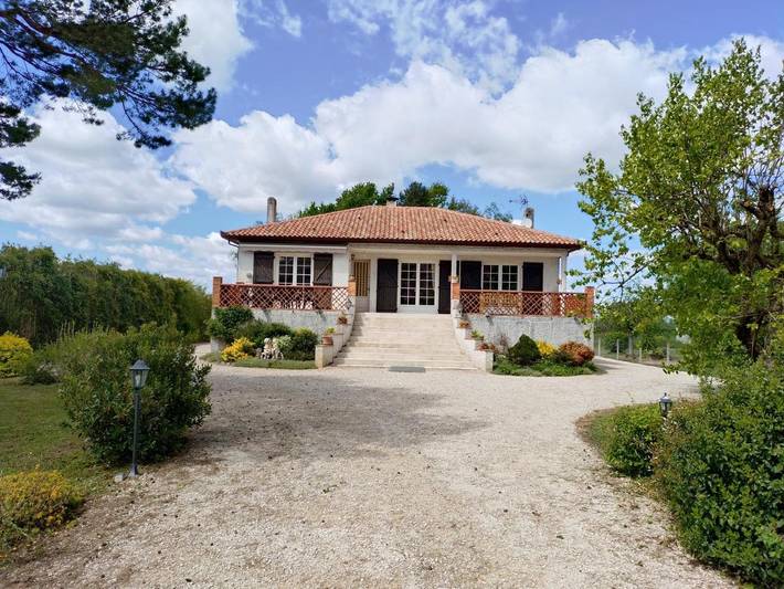 Location de vacances pour 10 personnes, avec jardin, animaux acceptés à Montbeton