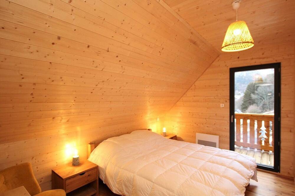 Wunderschönes 5-Zimmer-Chalet mit Terrasse, Garage und Wlan in Mont-Dore in Mont-Dore, Regionaler Naturpark Volcans d'Auvergne