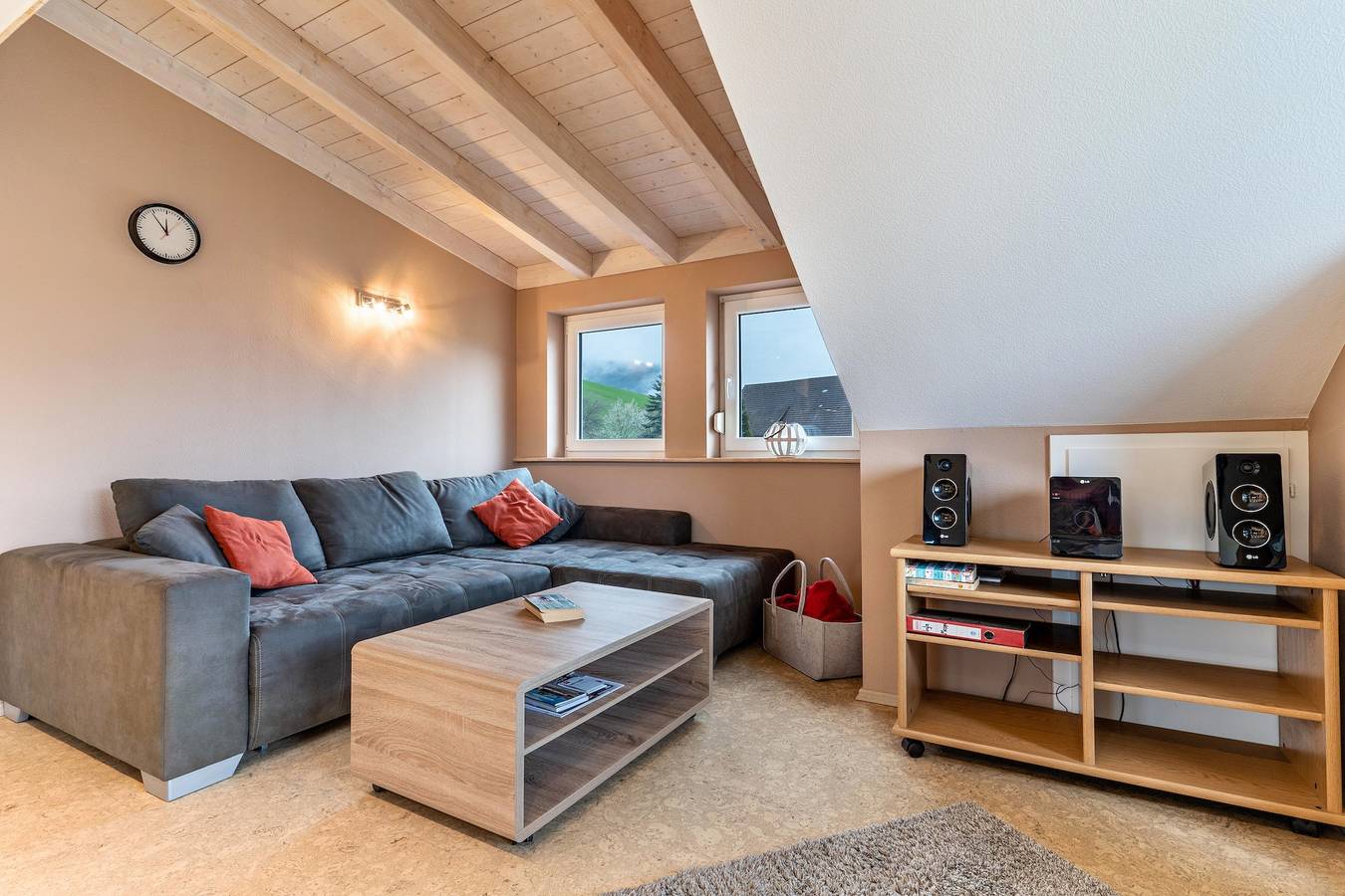 Apartamento entero, Apartamento 'Sonnenschein' con vistas a la montaña, terraza compartida y Wi-Fi in Baiersbronn, Selva Negra Central
