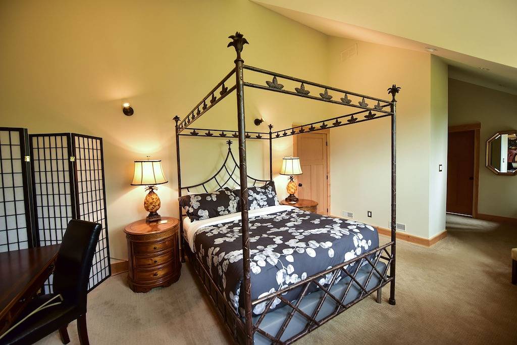 Außergewöhnliches Ski-in / Walk-out-Haus - 4100 Sft in Kicking Horse