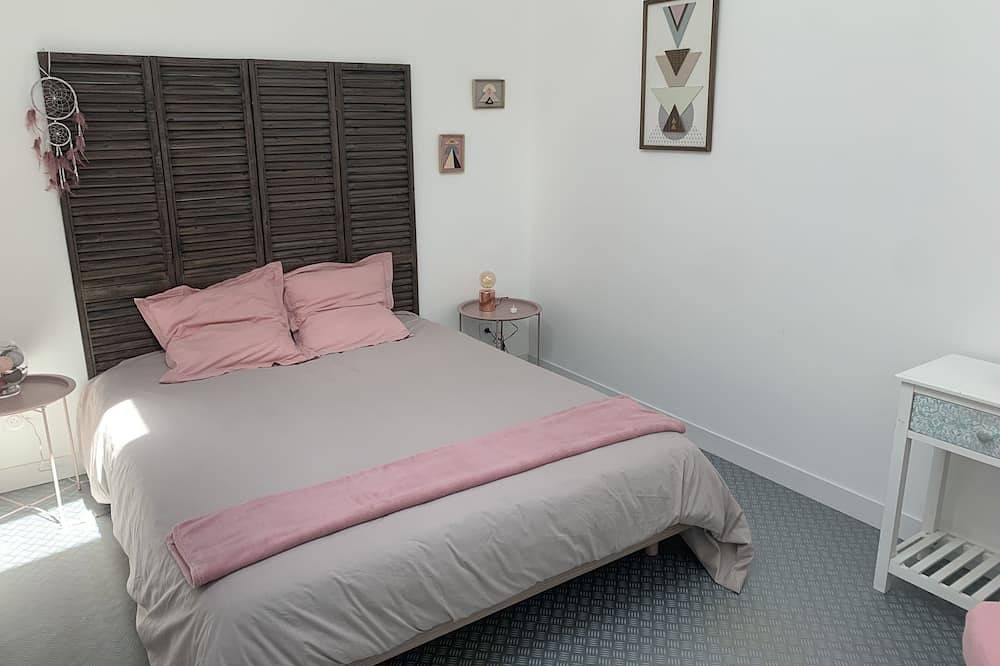 Appartement entier, Appartement spacieux, calme et cosy, centre ville, 7-8 personnes in Bergerac, Périgord Pourpre