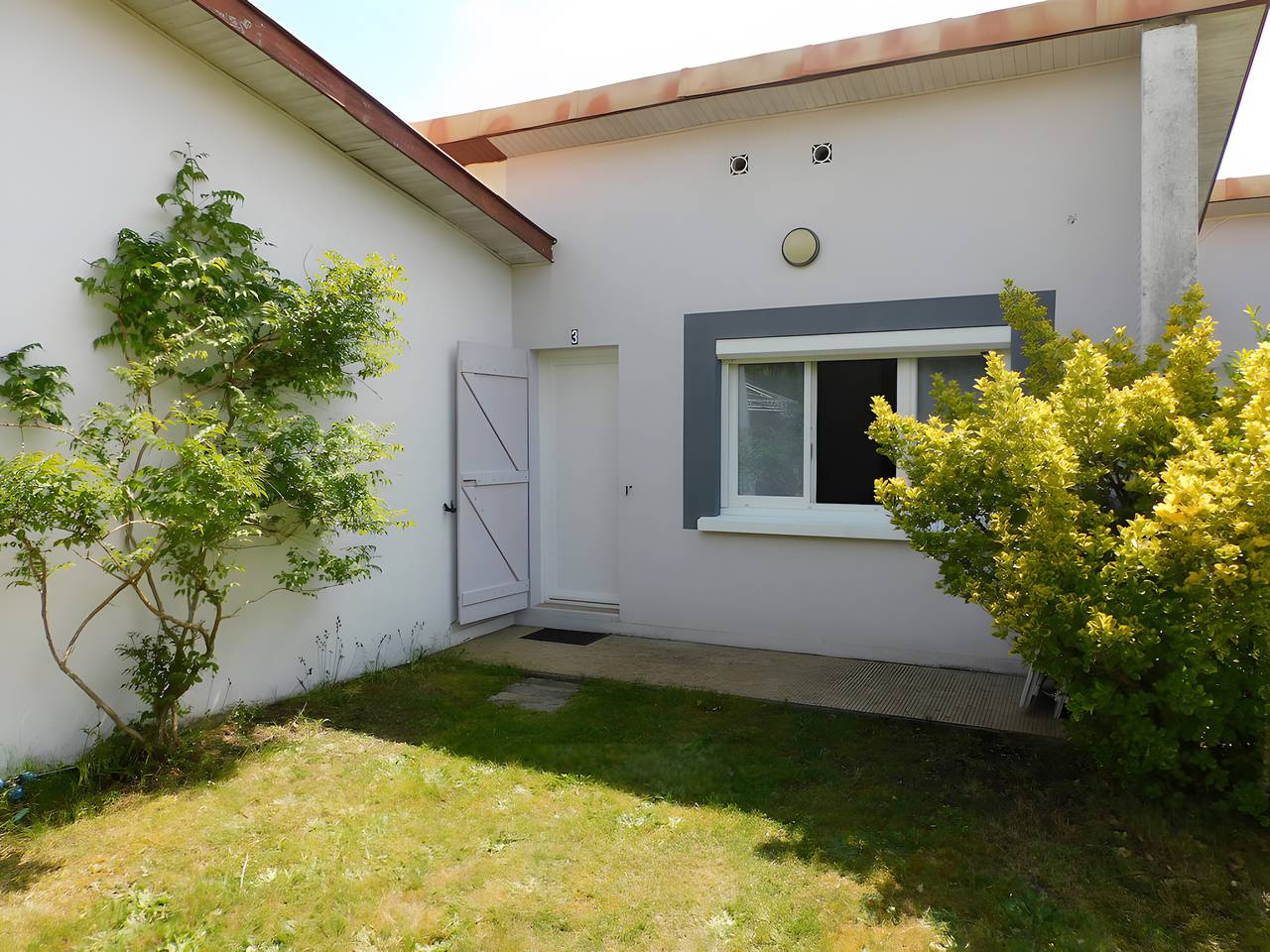 Studio entier, 'Les Pins - Domaine Des Landes' avec piscine partagée, terrasse privée couvertes et jardin partagé in Lesperon, Landes