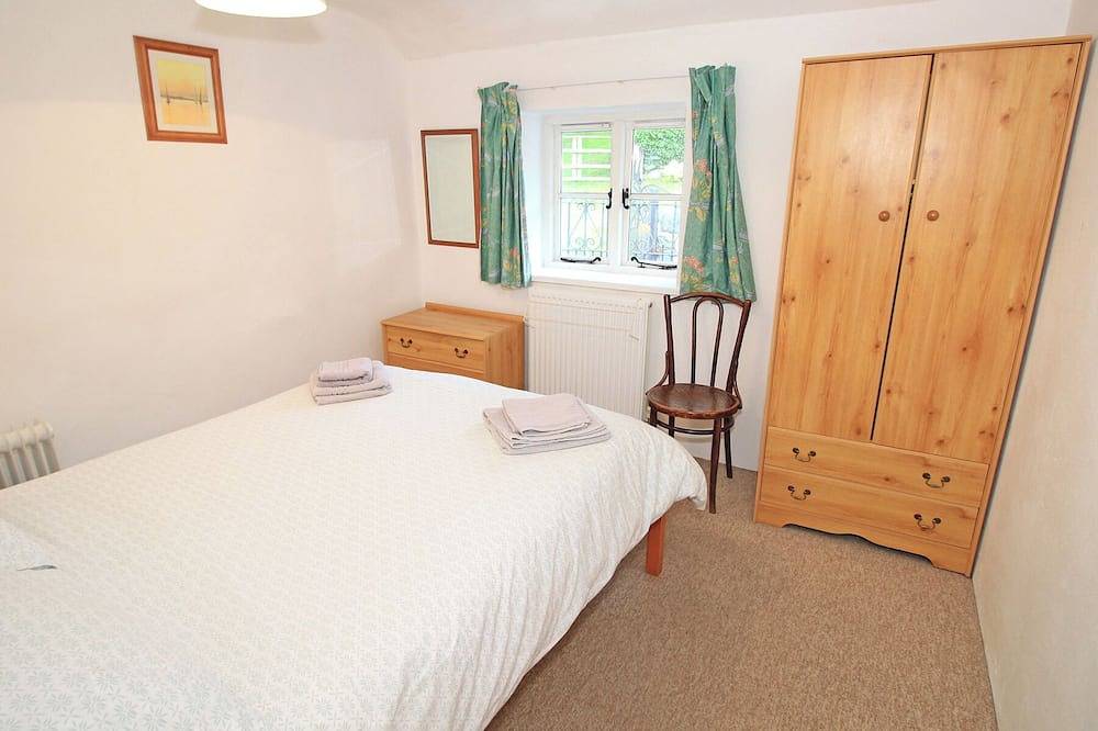 Y Stabl (The Old Stable), pet friendly, with a garden in Llanbedr in Llanbedr, Snowdonia