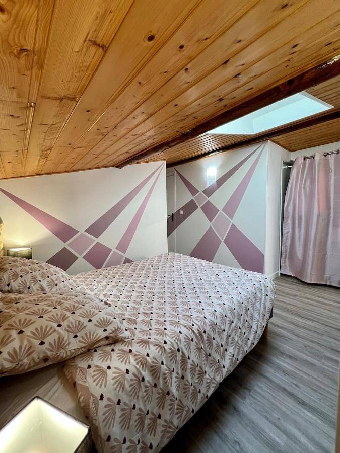 Gîte pour 6 personnes, avec balcon et vue, adapté aux familles à Planay - 2