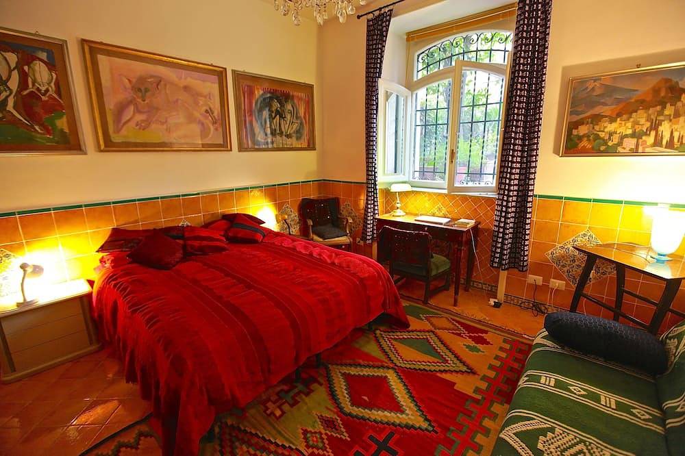 Entire apartment, Amazing villa in gardens Center Piazza Popolo / Spagna in Rome, Rome Province