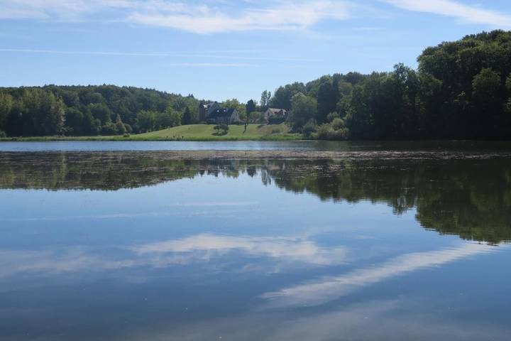 Location de vacances pour 14 personnes, avec Terrasse et Jardin ainsi que Piscine et Vue à Continvoir - 2