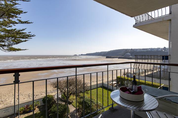 Apartment for 2 people, with Ocean view and Balcony as well as View in Saundersfoot