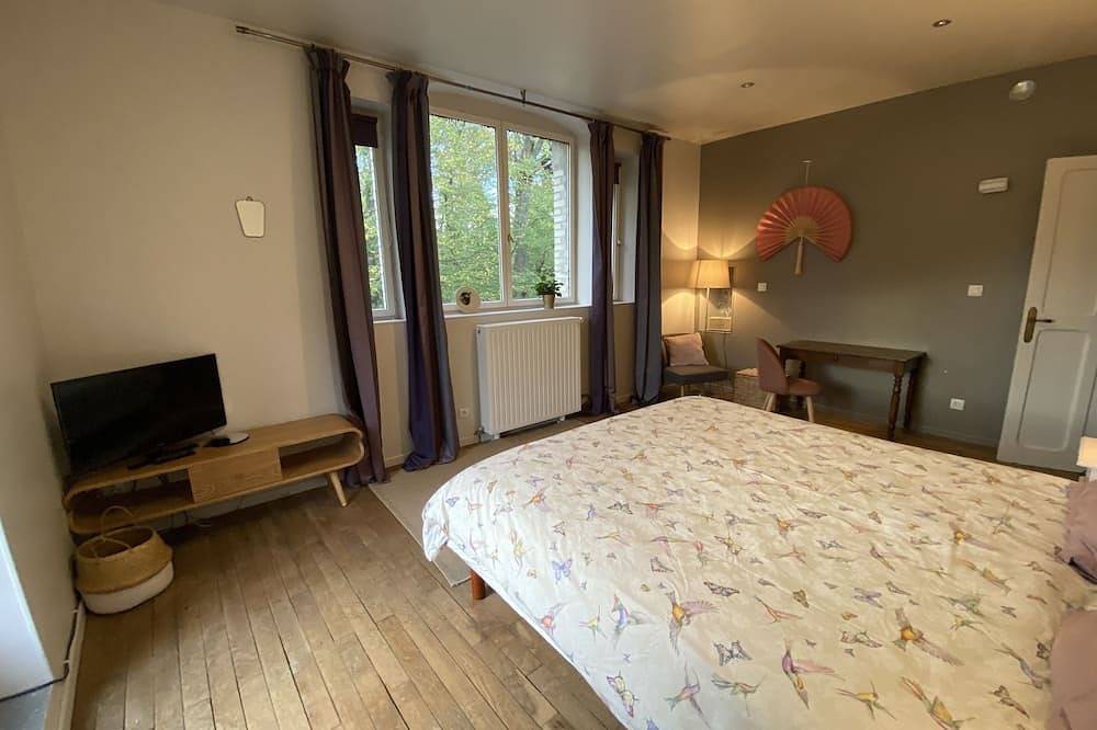 Maison en Pierre avec beaucoup de charme idéale  pour famille. in Chailly-en-Bière, Parc naturel régional du Gâtinais français