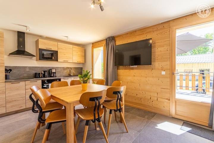 Gîte pour 6 personnes, avec terrasse à La Léchère - 3